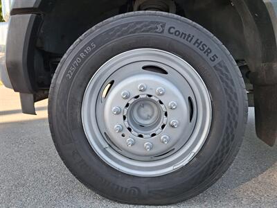2019 Ford F-550 Super Duty XL 6.7L Diesel,12ft Service bed. - Photo 16 - Santa Ana, CA 92703