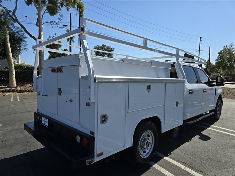 2022 Ford F-250 Super Duty Utility 6.7L Diesel, Enclosed Jumbo Harbor bed, Ladder racks. - Photo 1 - Santa Ana, CA 92703