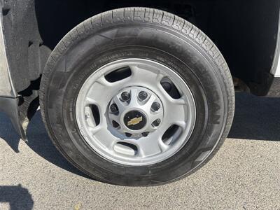 2017 Chevrolet Silverado 2500HD Work Truck   - Photo 12 - Santa Ana, CA 92703