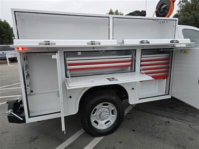 2017 Chevrolet Silverado 2500HD UTILITY SVC 6.0L gas,Pull out tray,6000W INV,  Air comp,enclosed Knapheide bed! - Photo 2 - Santa Ana, CA 92703