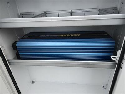 2017 Chevrolet Silverado 2500HD UTILITY SVC 6.0L gas,Pull out tray,6000W INV,  Air comp,enclosed Knapheide bed! - Photo 13 - Santa Ana, CA 92703