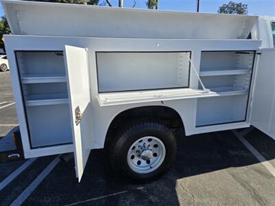 2005 GMC SIERRA 2500 HD UTILITY 6.0L GAS, NEW TIRES,  RECONDITIONED! - Photo 2 - Santa Ana, CA 92703