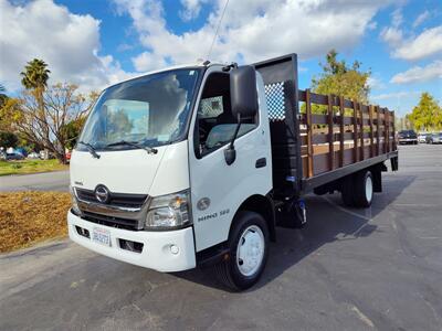 2019 HINO 195 STAKE BED  W/PWR LFT GATE! - Photo 1 - Santa Ana, CA 92703