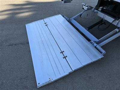 2017 Isuzu Med Duty NPR HD 14FT BOX WITH 2200LB  POWER LIFT GATE!   - Photo 3 - Santa Ana, CA 92703