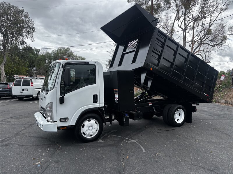 2019 Isuzu NRR HD   - Photo 1 - Santa Ana, CA 92703