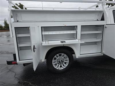 2017 Ford Commercial F-250 Super Duty XL UTILITY 6.2L GAS,LADDER RACK. - Photo 2 - Santa Ana, CA 92703