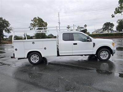 2017 Ford Commercial F-250 Super Duty XL UTILITY 6.2L GAS,LADDER RACK. - Photo 4 - Santa Ana, CA 92703