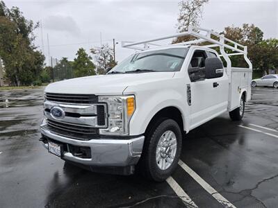 2017 Ford Commercial F-250 Super Duty XL UTILITY 6.2L GAS,LADDER RACK. - Photo 1 - Santa Ana, CA 92703