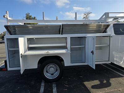 2021 FORD F550 XLT UTILITY SERVICE, 4-WHEEL DRIVE, ONLY 39K MILES! - Photo 2 - Santa Ana, CA 92703