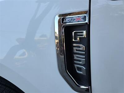 2020 Ford F-250 Super Duty XLT Utility,6.2L Flex fuel, ladder rack. - Photo 18 - Santa Ana, CA 92703