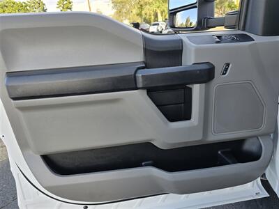 2019 Ford Commercial F-350 Super Duty XL Utility 6.2L Flex ,Knapheide bed,newer tires, Ladder rack! - Photo 17 - Santa Ana, CA 92703