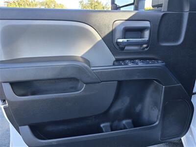 2019 Chevrolet Silverado 3500 HD UTILITY 6.6L DURAMAX DIESEL,  4-WHEEL DRIVE! - Photo 20 - Santa Ana, CA 92703