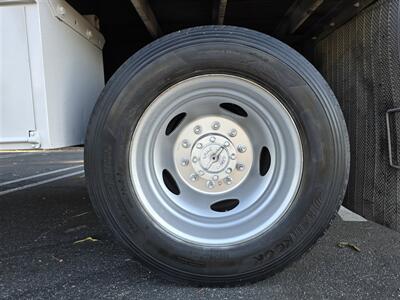 2021 Ford Commercial F-550 Super Duty XL CREW CAB  12FT ROYAL BED,LADDER RACK! - Photo 17 - Santa Ana, CA 92703