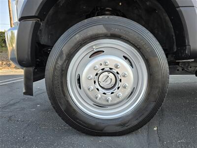 2021 Ford Commercial F-550 Super Duty XL CREW CAB  12FT ROYAL BED,LADDER RACK! - Photo 18 - Santa Ana, CA 92703