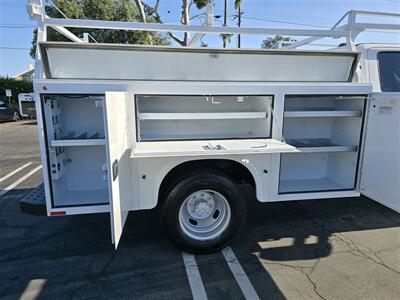 2022 Ford Commercial F-350 Super Duty XL  Utility 6.7L Diesel,9ft Knapheide bed. - Photo 2 - Santa Ana, CA 92703