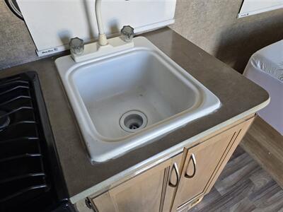 2017 ECON CCH 16RB,STOVE,SHOWER,FRIDGE,BED,  & MORE! - Photo 25 - Santa Ana, CA 92703
