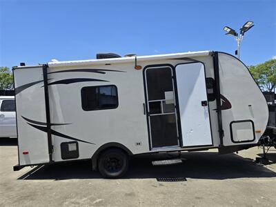 2017 ECON CCH 16RB,STOVE,SHOWER,FRIDGE,BED,  & MORE! - Photo 4 - Santa Ana, CA 92703