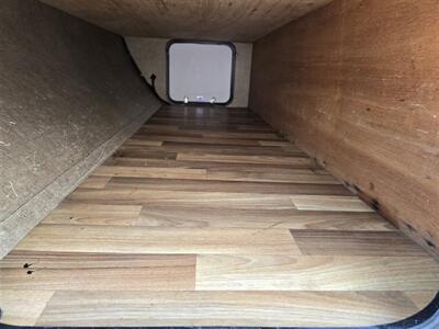 2017 ECON CCH 16RB,STOVE,SHOWER,FRIDGE,BED,  & MORE! - Photo 8 - Santa Ana, CA 92703