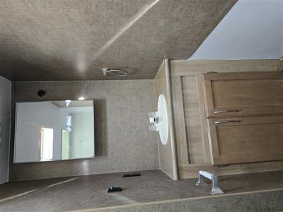 2017 ECON CCH 16RB,STOVE,SHOWER,FRIDGE,BED,  & MORE! - Photo 29 - Santa Ana, CA 92703