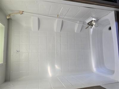 2017 ECON CCH 16RB,STOVE,SHOWER,FRIDGE,BED,  & MORE! - Photo 28 - Santa Ana, CA 92703