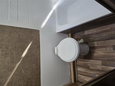 2017 ECON CCH 16RB,STOVE,SHOWER,FRIDGE,BED,  & MORE! - Photo 27 - Santa Ana, CA 92703