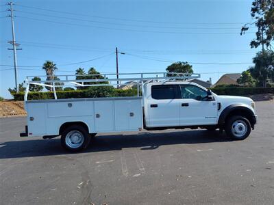 2019 FORD F550 XLT  Ladder rack. - Photo 4 - Santa Ana, CA 92703