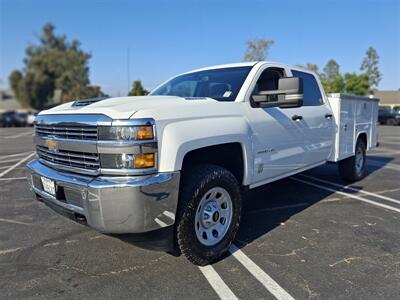 2017 Chevrolet 3500 Work truck  power lift gate! - Photo 6 - Santa Ana, CA 92703