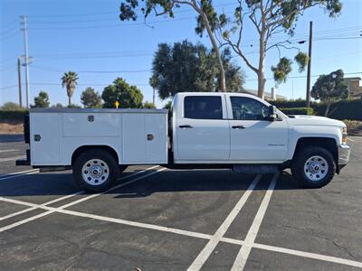 2017 Chevrolet 3500 Work truck  power lift gate! - Photo 26 - Santa Ana, CA 92703