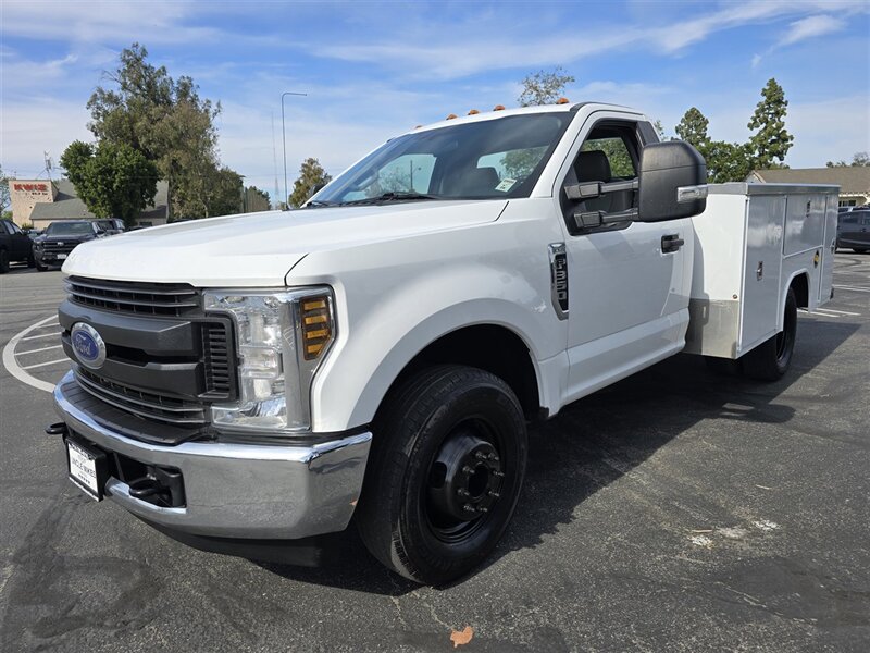 2019 Ford Commercial F350 Super Duty XL Utility 6.2L Gas,9ft Harbor bed,  1600lb power lift gate! - Photo 1 - Santa Ana, CA 92703