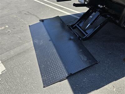 2022 Ford Commercial E-450 CUTAWAY   - Photo 17 - Santa Ana, CA 92703