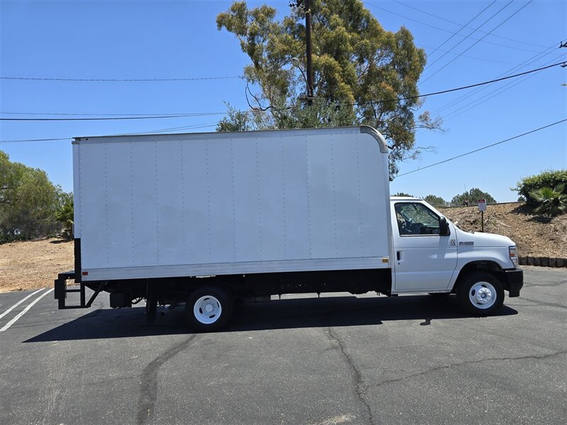 2022 Ford Commercial E-450 CUTAWAY   - Photo 1 - Santa Ana, CA 92703
