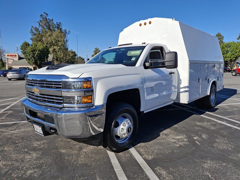 2017 Chevrolet Silverado 3500HD CC PLUMBING TRK,6.6L DURAMAX.   - Photo 1 - Santa Ana, CA 92703