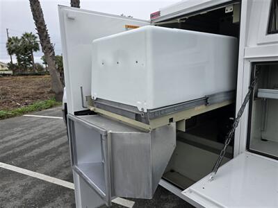 2015 Chevrolet 3500 Work Utility service,6.0L Gas,ONLY 55K MILES. Air comp/Electric Gen. - Photo 16 - Santa Ana, CA 92703