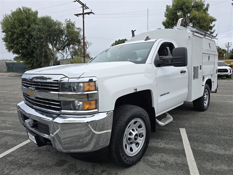 2015 Chevrolet 3500 Work Utility service,6.0L Gas,ONLY 55K MILES.  Air comp/Electric Gen. - Photo 1 - Santa Ana, CA 92703