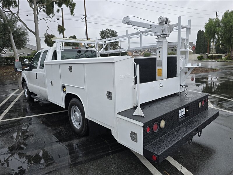 2012 Ford F350 XL UTILITY 6.2L GAS,74K MILES, CRANE!   - Photo 1 - Santa Ana, CA 92703