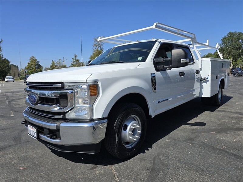 2022 Ford F-350 Super Duty XL  Utility 6.7L Diesel,9ft bed,ladder rack! - Photo 1 - Santa Ana, CA 92703