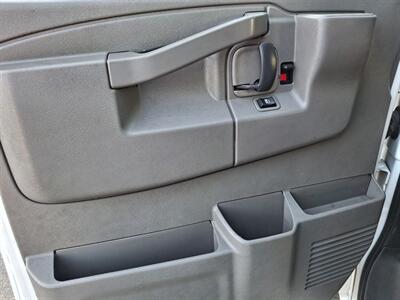 2016 Chevrolet Express 3500 PLUMBING VAN,6.0L FLEX FUEL,  ONLY 98K MILES! - Photo 23 - Santa Ana, CA 92703