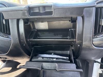 2021 Chevrolet Silverado 2500HD GLASS TRUCK  Silverado 2500HD - Photo 9 - Santa Ana, CA 92703