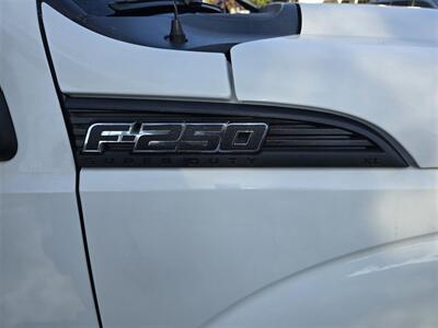 2015 Ford Commercial F-250 Super Duty UTILITY 6.2L GAS,LADDER RACK. - Photo 18 - Santa Ana, CA 92703