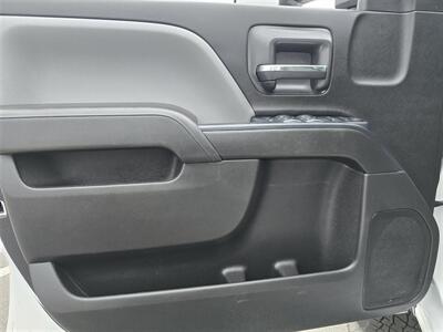 2019 Chevrolet 2500 Work Service Utility,6.0L Gas, 4 new tires,  One owner,ladder rack! - Photo 17 - Santa Ana, CA 92703