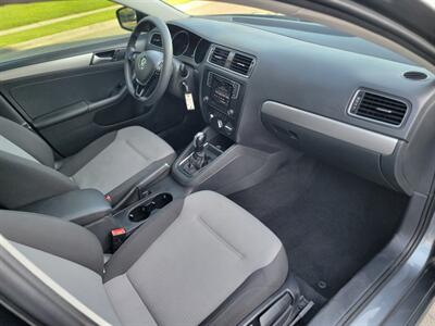 2017 Volkswagen Jetta 1.4T S   - Photo 13 - Santa Ana, CA 92703