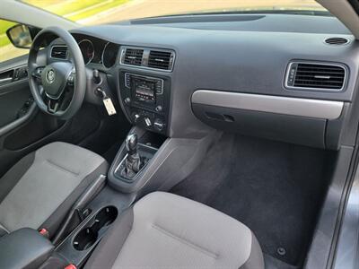 2017 Volkswagen Jetta 1.4T S   - Photo 15 - Santa Ana, CA 92703