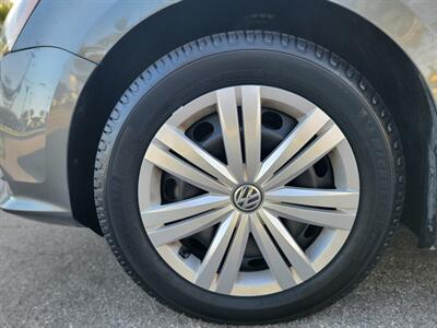2017 Volkswagen Jetta 1.4T S   - Photo 23 - Santa Ana, CA 92703
