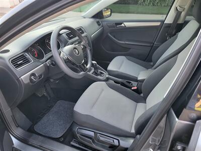 2017 Volkswagen Jetta 1.4T S   - Photo 11 - Santa Ana, CA 92703