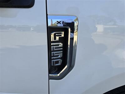 2020 Ford F250 XL UTILITY 6.2L, 4 NEW TIRES,LADDER RACK!   - Photo 20 - Santa Ana, CA 92703