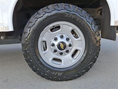 2024 Chevrolet Silverado 2500HD Utility 6.6L Gas & allison transmission,  8 ft Royal Jumbo enclosed bed! - Photo 17 - Santa Ana, CA 92703