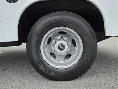 2016 Chevrolet 3500 Work Truck Utility 6.0L Gas,11ft Harbor bed,   - Photo 14 - Santa Ana, CA 92703