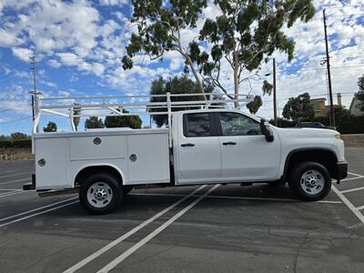2022 Chevrolet 2500 Utility 6.6L Gas,4 new tires,8 ft encloseRoyal bed   - Photo 5 - Santa Ana, CA 92703