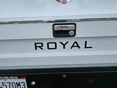 2022 Chevrolet 2500 Utility 6.6L Gas,4 new tires,8 ft encloseRoyal bed   - Photo 15 - Santa Ana, CA 92703