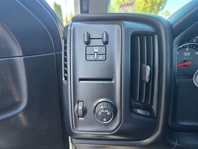 2017 Chevrolet Silverado 3500HD CC STAKE BED 6.0L,PWR LIF GATE.   - Photo 21 - Santa Ana, CA 92703